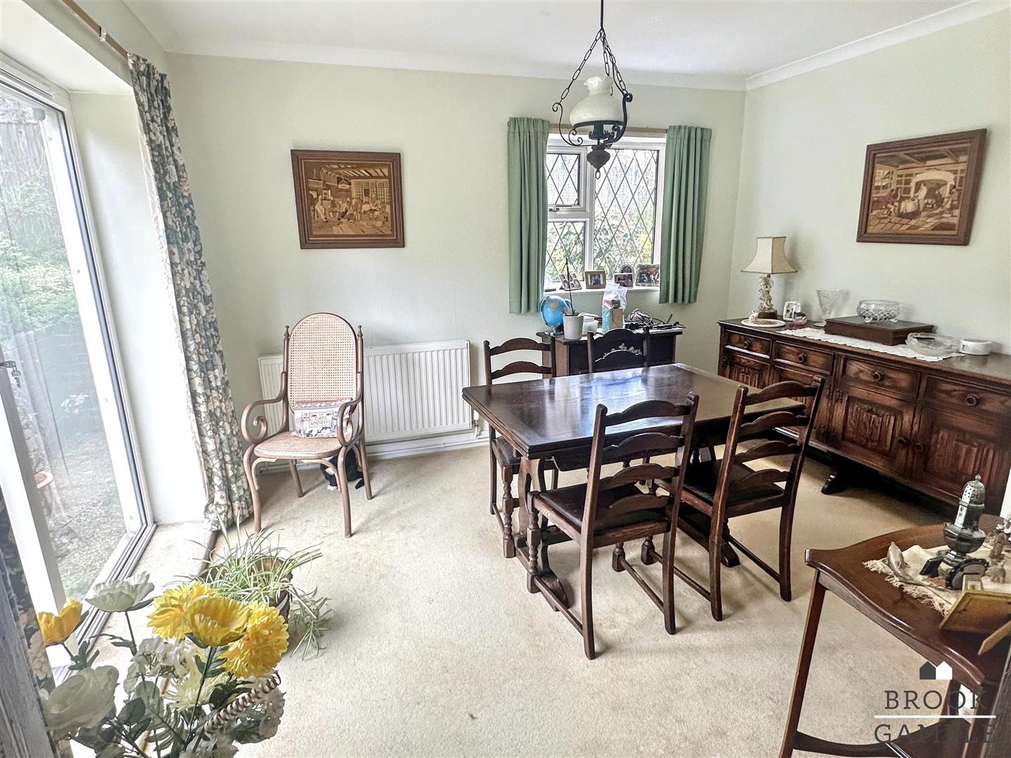 2 Bedroom House. Church Street in Eastbourne,  8